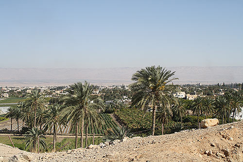 Panorama de l’oasis de Jéricho depuis la colline de Tell as-Sultan